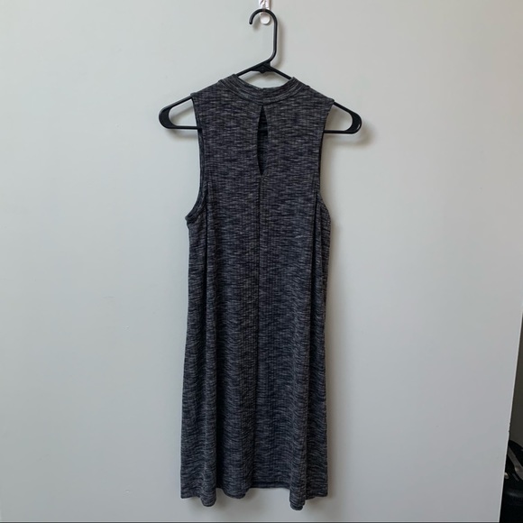 Mock Neck Gray Sleeveless Dress - Picture 2 of 5